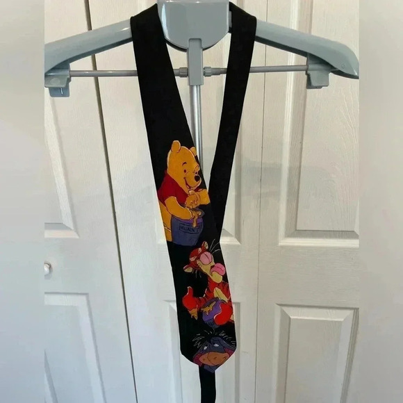 Winnie the Pooh necktie - Picture 2 of 4